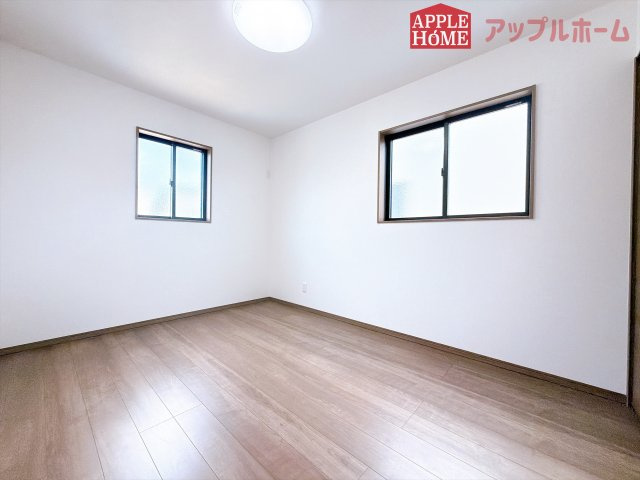 [新築住宅] 東松山市松山町 第1期 全5区画の洋室|２階居室は全室収納あり！たっぷりある収納活用でお部屋もキレイを保てます♪