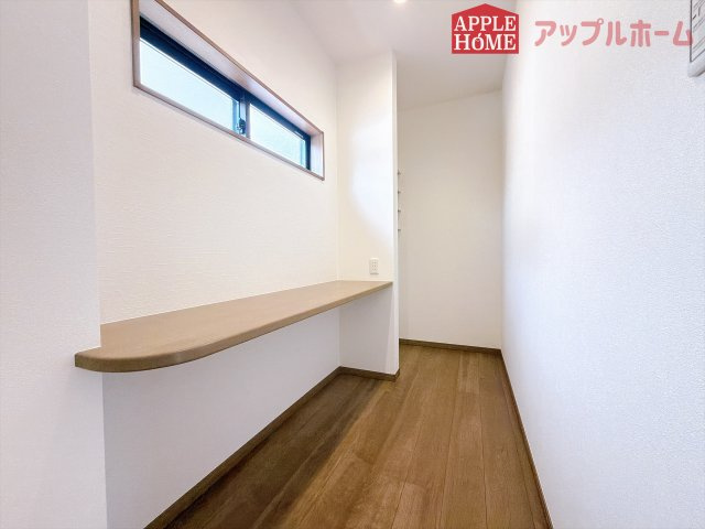 [新築住宅] 東松山市松山町 第1期 全5区画のその他|キッチン裏にカウンター、収納スペースあります♪