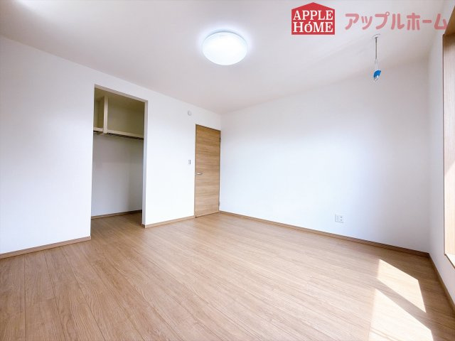 [新築住宅] 東松山市松山町 第1期 全5区画の洋室|２階居室は全室収納あり！たっぷりある収納活用でお部屋もキレイを保てます♪