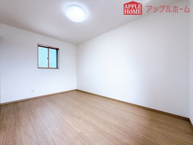 [新築住宅] 東松山市松山町 第1期 全5区画の洋室|２階居室は全室収納あり！たっぷりある収納活用でお部屋もキレイを保てます♪