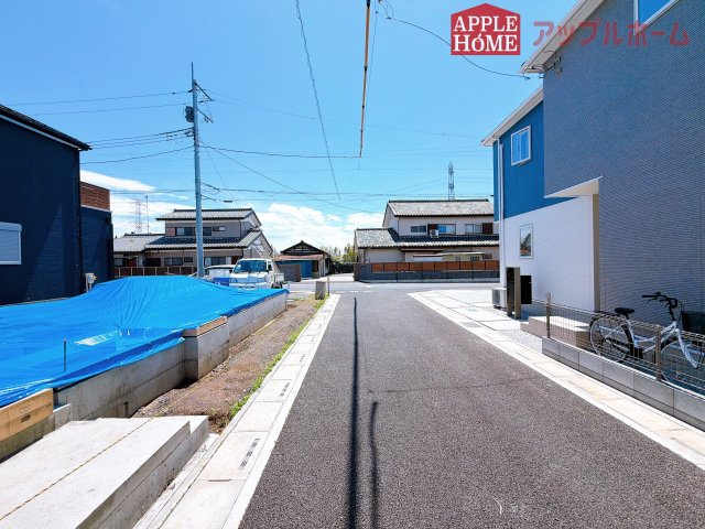 [新築住宅] 東松山市和泉町 全1棟の前面道路含む現地写真