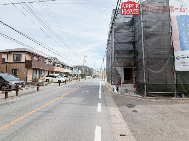 [新築住宅] 鶴ヶ島市藤金 第12 全1棟の前面道路含む現地写真