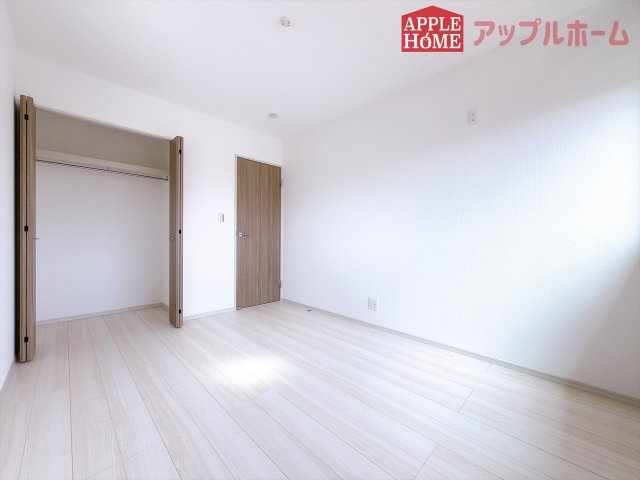 [新築住宅] 熊谷市江南中央1丁目 全1邸の洋室|２階居室は全室収納あり！たっぷりある収納活用でお部屋もキレイを保てます♪