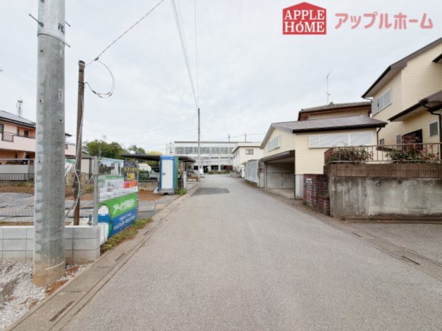 [新築住宅] 熊谷市江南中央1丁目 全1邸の前面道路含む現地写真