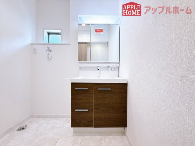 [新築住宅] 熊谷市江南中央1丁目 全1邸の前面道路含む現地写真