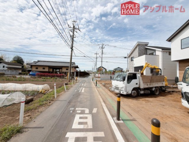 [新築住宅] 鶴ヶ島市上新田 1期 全3棟の前面道路含む現地写真