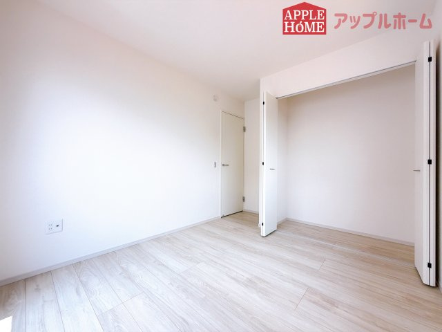 [新築住宅] 鶴ヶ島市上新田 1期 全3棟の洋室|２階居室は全室収納あり！たっぷりある収納活用でお部屋もキレイを保てます♪