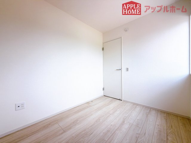 [新築住宅] 鶴ヶ島市上新田 1期 全3棟の洋室|２階居室は全室収納あり！たっぷりある収納活用でお部屋もキレイを保てます♪
