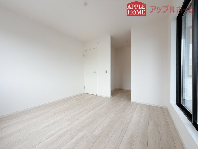 [新築住宅] 鶴ヶ島市五味ヶ谷 12期 全1棟の洋室|２階居室は収納あり！たっぷりある収納活用でお部屋もキレイを保てます♪
