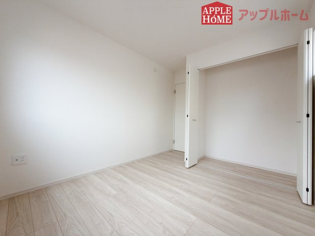 [新築住宅] 鶴ヶ島市五味ヶ谷 12期 全1棟の洋室|２階居室は収納あり！たっぷりある収納活用でお部屋もキレイを保てます♪
