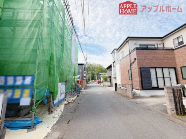 [新築住宅] 鶴ヶ島市脚折 全1棟の前面道路含む現地写真