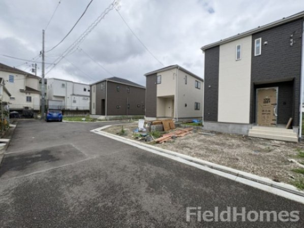 秦野市東田原新築戸建て　第11-2号棟の前面道路含む現地写真|前面道路含む現地写真です。