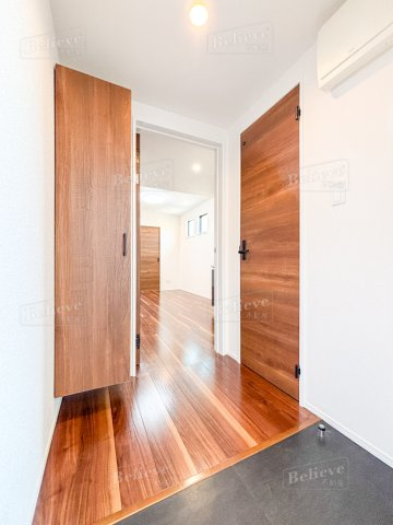 花畑プレミアの玄関|シューズボックス付きの玄関☆