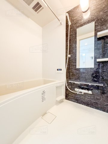 花畑プレミアの浴室|追い焚き・浴室乾燥機付きのお風呂です♪