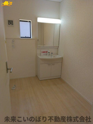 【脱衣所】 | Cradlegarden加須市馬内第3　4号棟 | 洗面脱衣室には窓があり空気の入れ替えが出来カビの防止対策できますよ。