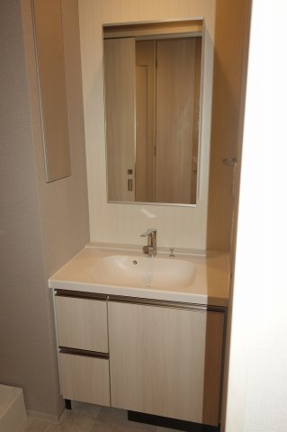 ウエリスアーバン住吉EASTの独立洗面台