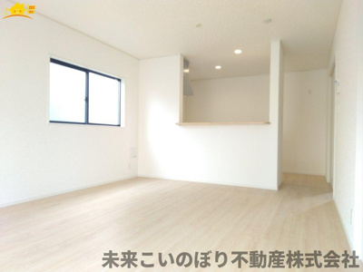 【居間・リビング】 | Cradlegarden加須市北下新井第5　4号棟 | 一日の中で多くの時間を過すことになるリビングダイニングだからこそ、いつも穏やかな空間であることが必然。爽やかな通風と採光を存分に感じる事が出来る空間です。