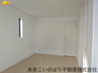 【寝室】 | Cradlegarden加須市北下新井第5　4号棟 | 主寝室は大型ベッドもラクラク設置できます♪ゆとりある動線も確保でき、ゆったりとお寛ぎいただけます♪