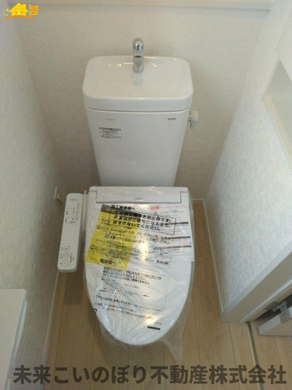 【トイレ】 | Cradlegarden加須市北下新井第5　3号棟 | シンプルな機能を搭載したトイレ。家族みんなが使う場所だからこそ清潔にこだわりたいですね。