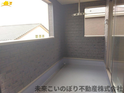 【バルコニー】 | Cradlegarden加須市北下新井第5　3号棟 | インナーバルコニーは急な雨にも安心なので、お出かけも楽しめますね！