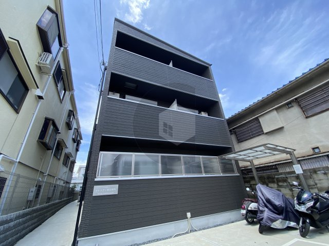 セレニティ柏田本町の外観