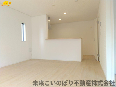 【居間・リビング】 | Cradlegarden加須市北下新井第5　2号棟 | 解放感のある広々LDKで大切な家族との時間が過ごせます。
