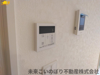 【発電・温水設備】 | Cradlegarden加須市北下新井第5　2号棟 | 給湯スイッチパネルでリビングからお風呂のお湯の準備ができますよ