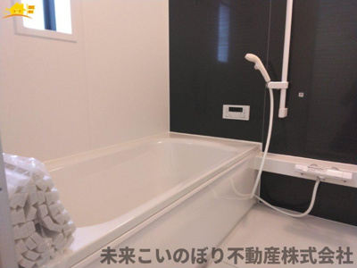 【浴室】 | Cradlegarden加須市北下新井第5　2号棟 | １坪サイズのバスルーム。浴室換気乾燥機を標準装備。乾きやすい床やお手入れのしやすい排水口など、いつも清潔にご使用いただけます。