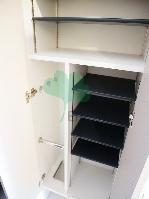 エンクレストベイ天神東2の玄関|下駄箱もしっかりついてます！