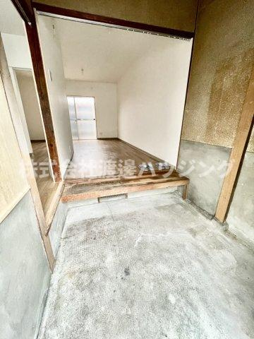 赤川3丁目貸家の玄関