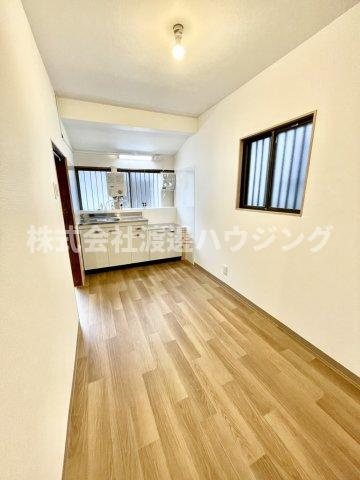 赤川3丁目貸家の居間・リビング
