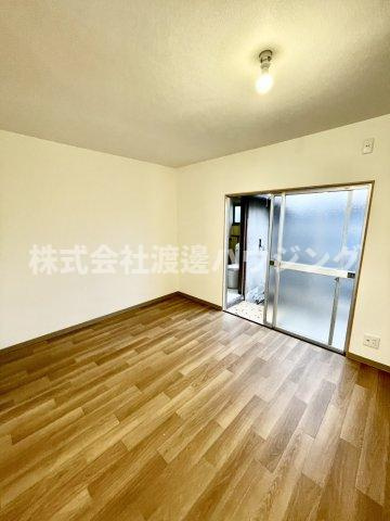 赤川3丁目貸家の居間・リビング