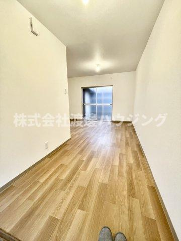 赤川3丁目貸家の居間・リビング