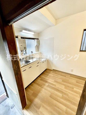 赤川3丁目貸家の居間・リビング