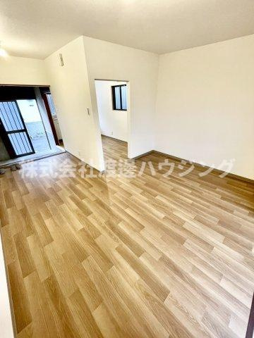 赤川3丁目貸家の居間・リビング