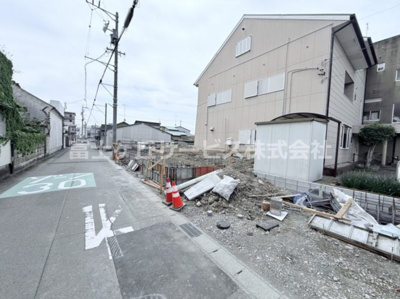 【外観】 | 掛川市掛川 4期 新築一戸建て | 現在建築中の外観画像です。ご内覧は同じメーカーの完成物件へご案内いたしますので、いつでもご相談ください！