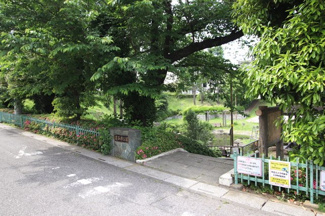 栗谷津公園まで120ｍ