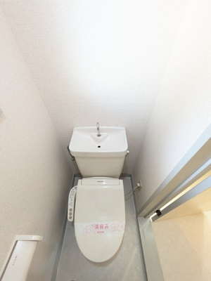 温水洗浄便座付きトイレ