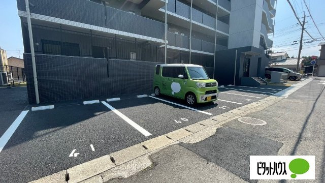 【駐車場】