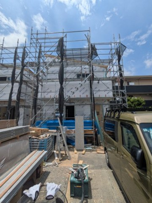建築中です