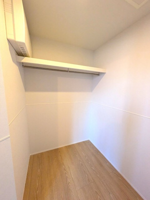 建築中です。5.1帖洋室。