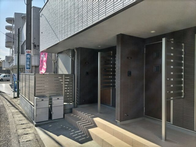 ★建物玄関側★