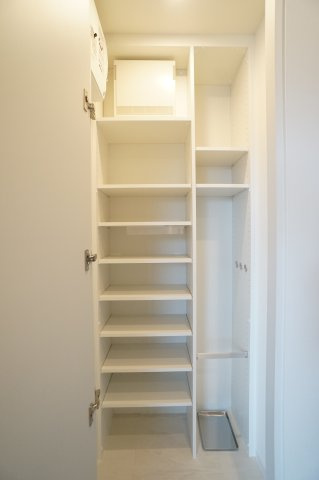 プライムメゾン亀戸の収納|シューズクロークで荷物の収納も可能