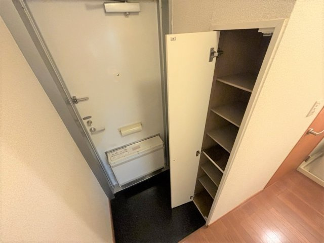 レオパレス小諏訪Ⅱの玄関