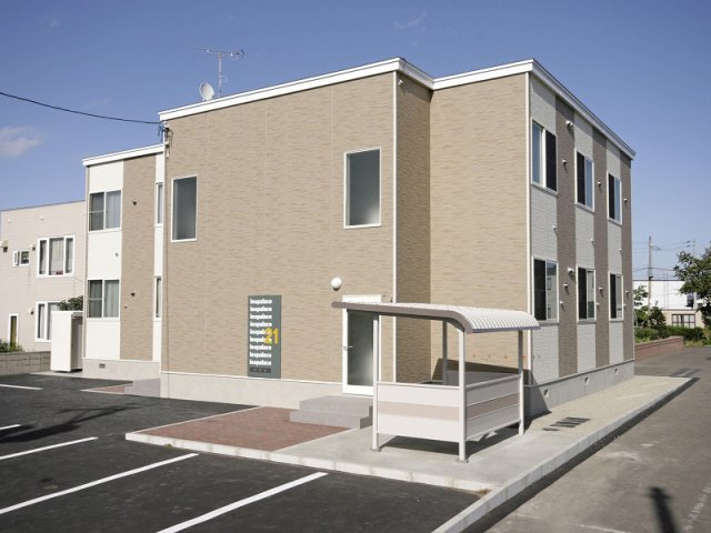 レオパレスエルムの外観