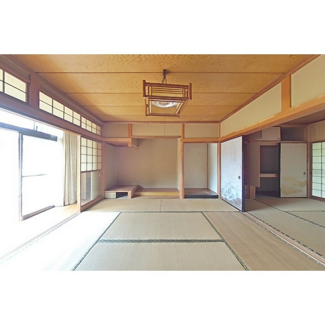 山県市大桑の一戸建ての居間・リビング