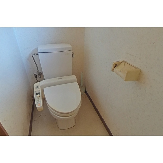 山県市大桑の一戸建てのトイレ