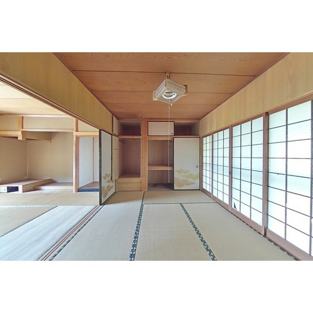 山県市大桑の一戸建ての収納