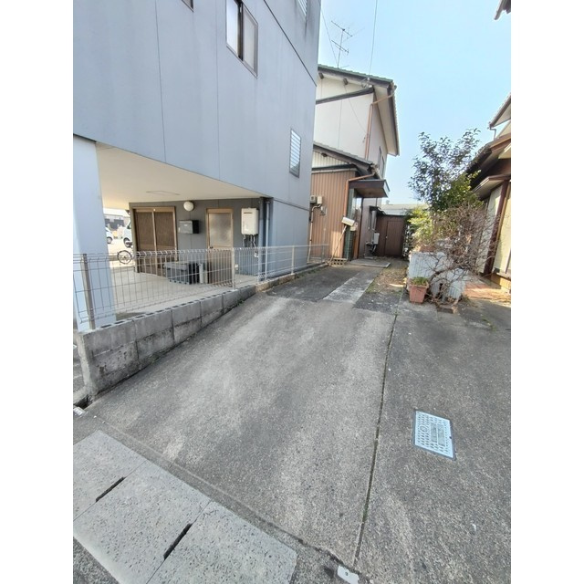 羽島郡笠松町田代の一戸建ての駐車場