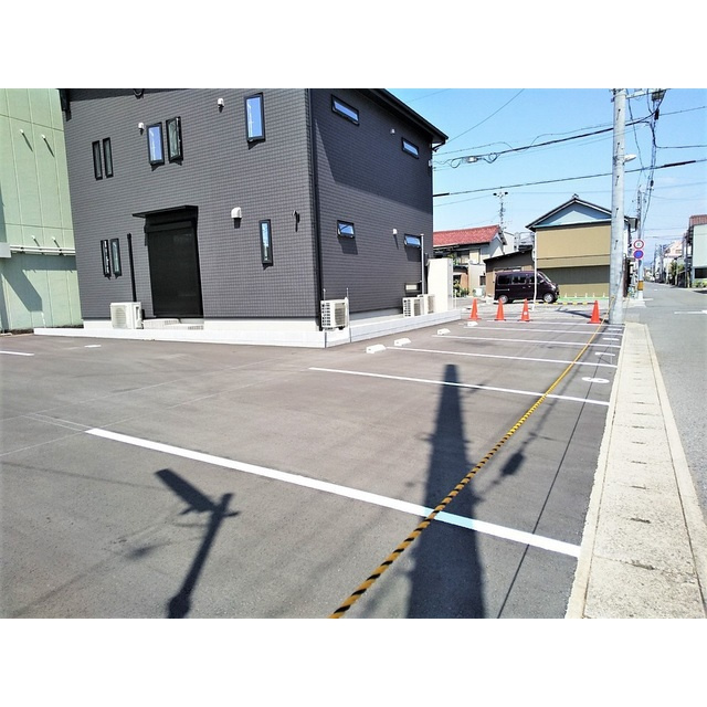 岐阜市葭町２丁目の駐車場の外観